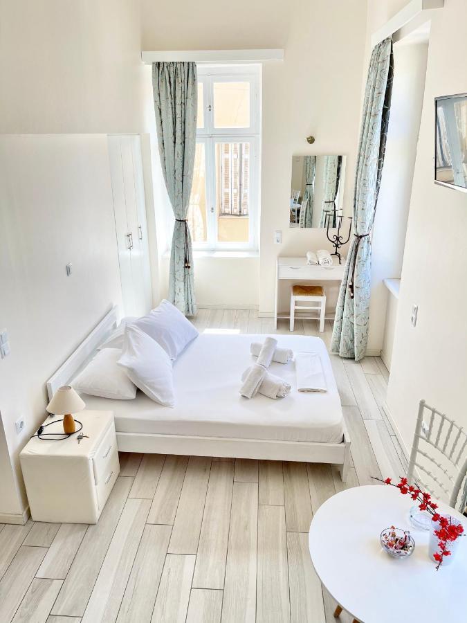 Xenias Rooms Apartments Koróni 외부 사진