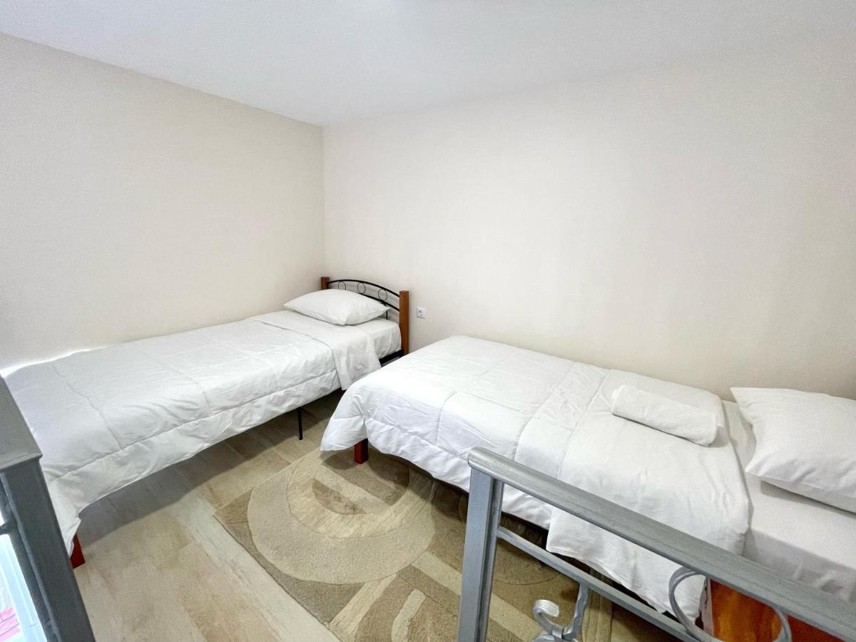 Xenias Rooms Apartments Koróni 외부 사진