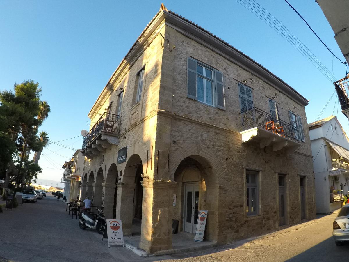 Xenias Rooms Apartments Koróni 외부 사진